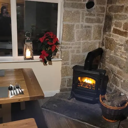 Wheal Tor & Glamping Lodge *